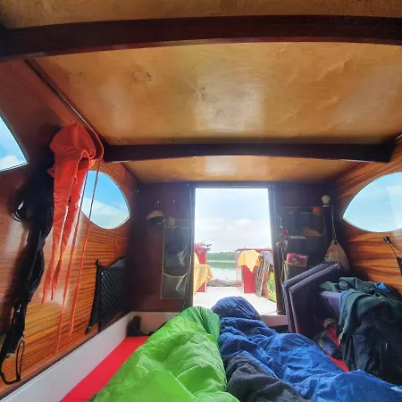 Luett Huett Úszó hotel Rechlin