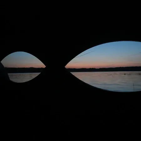 Luett Huett Úszó hotel Rechlin